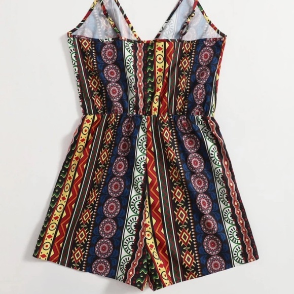 Cute printed romper. - Picture 2 of 4